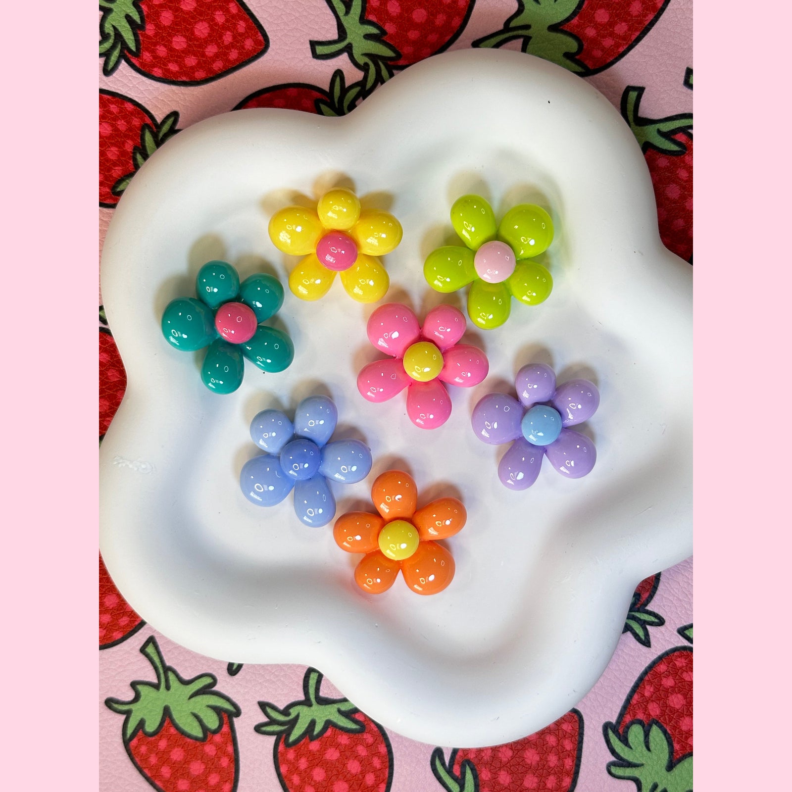 Chubby Flower Flat Back Charms 5 Pcs