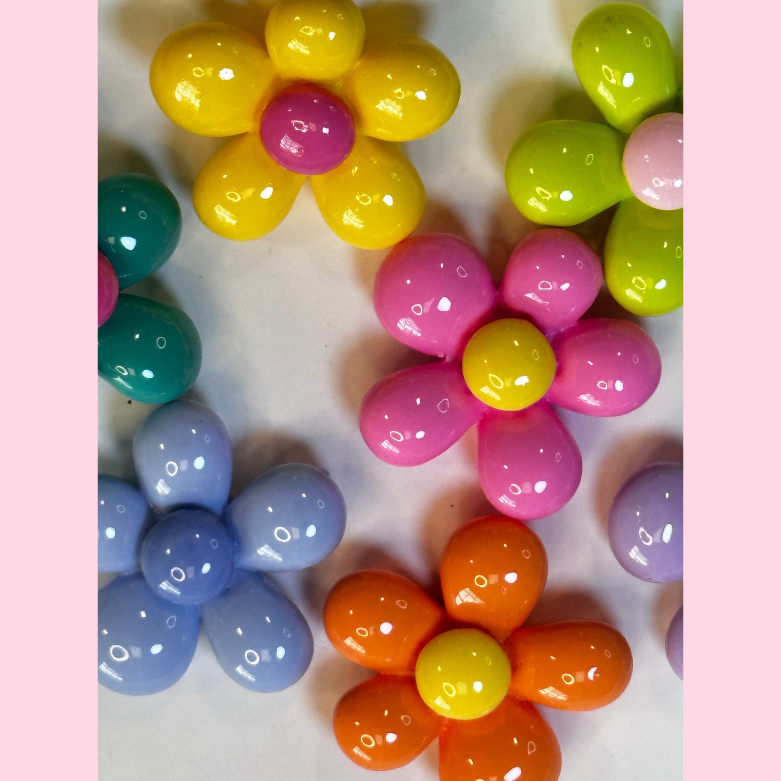 Chubby Flower Flat Back Charms 5 Pcs